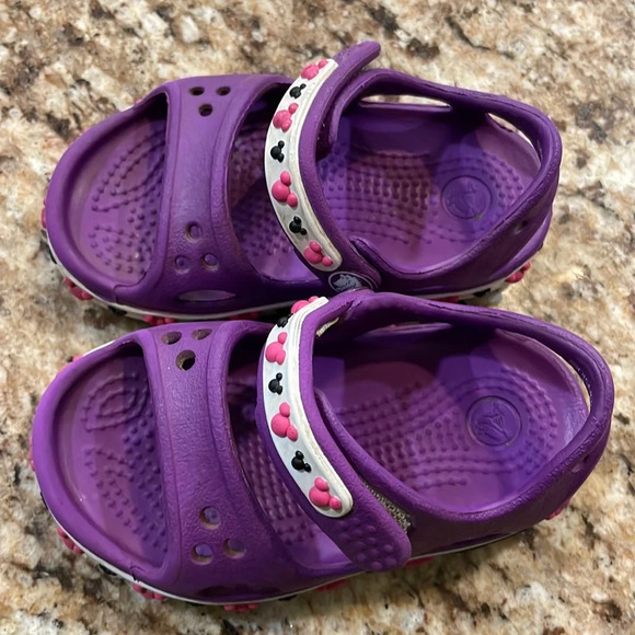 CROCS crocband II purple Disney Mickey Mouse sandals - Picture 3 of 10